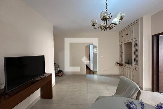 Casa para alugar com 4 quartos, 360m² em Alto Caiçaras, Belo Horizonte