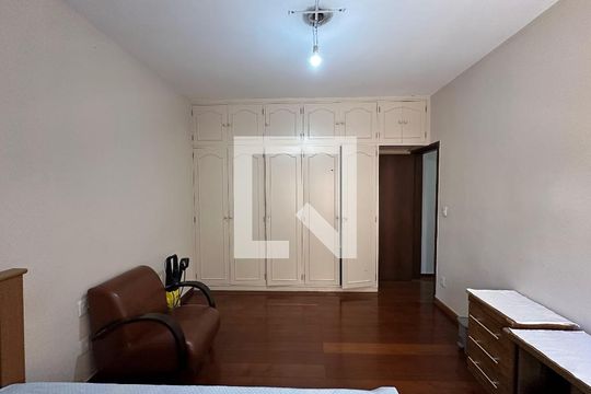 Casa para alugar com 4 quartos, 360m² em Alto Caiçaras, Belo Horizonte