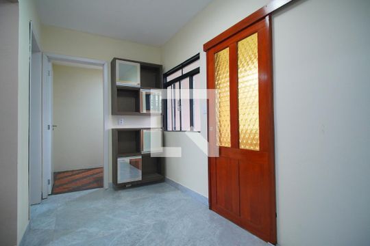 Sala/Cozinha de apartamento para alugar com 2 quartos, 52m² em Vila Jardim, Porto Alegre