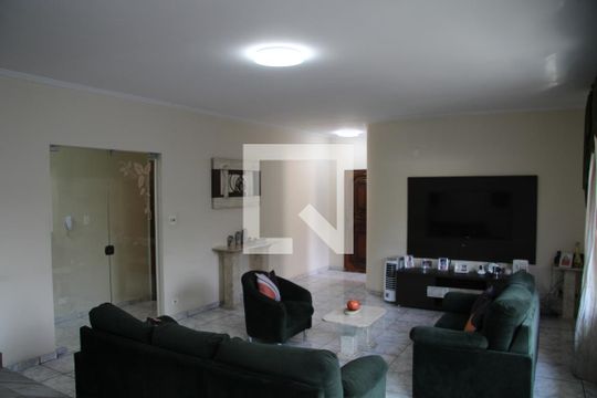 Sala de casa à venda com 5 quartos, 585m² em Vila Rosalia, Guarulhos