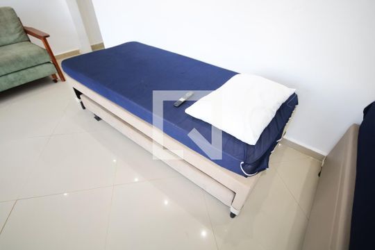 Sala/Quarto de apartamento para alugar com 1 quarto, 46m² em Canto do Forte, Praia Grande