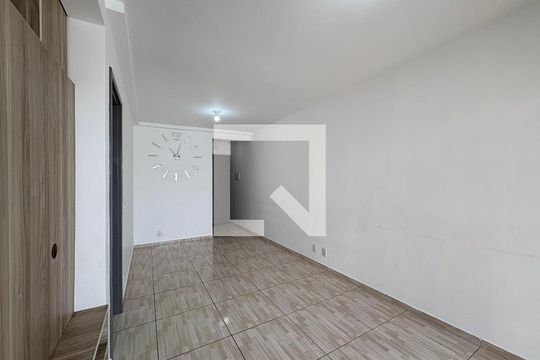 Sala de apartamento à venda com 3 quartos, 60m² em Jardim Jamaica, Santo André