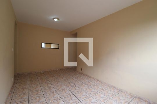 Sala de apartamento para alugar com 2 quartos, 64m² em Jardim Alzira Franco, Santo André