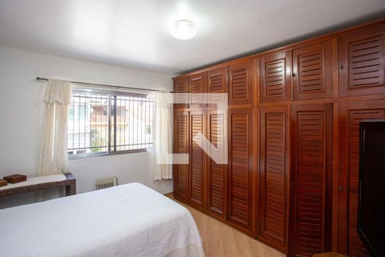Quarto  de casa à venda com 4 quartos, 282m² em Centro, Diadema