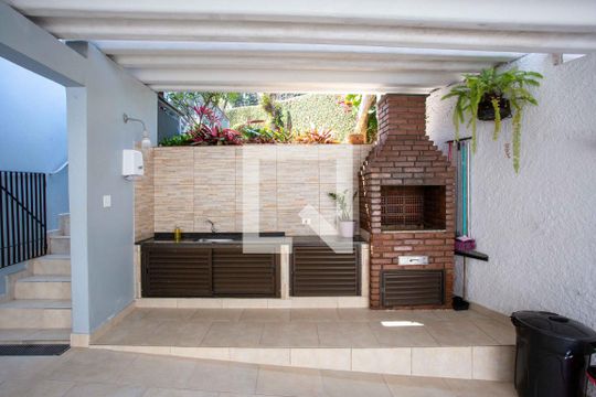 Churrasqueira de casa à venda com 4 quartos, 282m² em Centro, Diadema