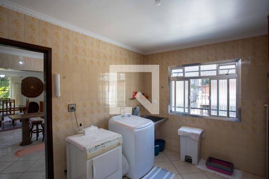 Área de Serviço de casa à venda com 4 quartos, 282m² em Centro, Diadema