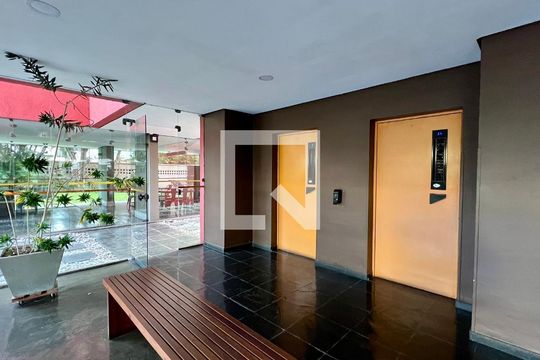 Hall de entrada de apartamento para alugar com 1 quarto, 60m² em Pinheiros, São Paulo
