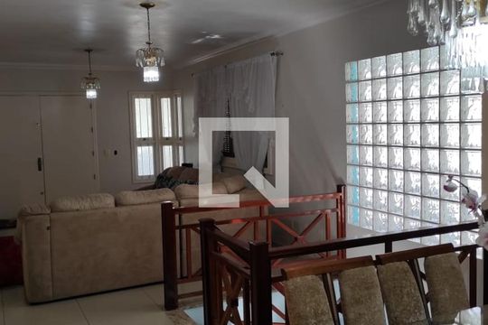 Sala de casa para alugar com 3 quartos, 1100m² em Rondônia, Novo Hamburgo