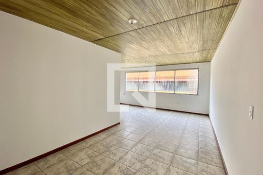 Sala segundo andar de casa para alugar com 3 quartos, 150m² em Botafogo, Rio de Janeiro