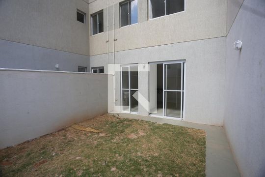 Área comum de apartamento para alugar com 2 quartos, 50m² em Palmeiras, Belo Horizonte