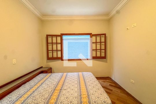 Suíte de casa à venda com 3 quartos, 212m² em Parque dos Passaros, São Bernardo do Campo