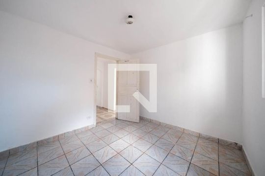 Quarto de casa para alugar com 1 quarto, 70m² em Vila Uniao (zona Leste), São Paulo