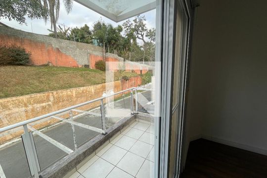 Suíte de casa de condomínio para alugar com 3 quartos, 159m² em Jardim Rebelato, Cotia