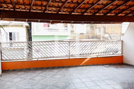 Sacada de casa para alugar com 2 quartos, 200m² em Parque das Bandeiras, Osasco