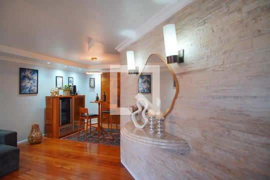 Sala  de casa à venda com 5 quartos, 1216m² em Três Figueiras, Porto Alegre