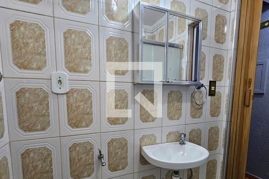 Banheiro de kitnet/studio à venda com 1 quarto, 27m² em Vila Buarque, São Paulo