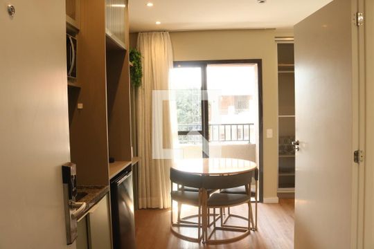 Studio de kitnet/studio para alugar com 1 quarto, 27m² em Barra Funda, São Paulo