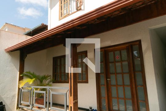 Área Externa de casa à venda com 4 quartos, 165m² em Dona Clara, Belo Horizonte