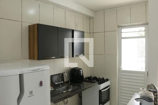 Cozinha de apartamento para alugar com 2 quartos, 47m² em Vila Bandeirantes, Nova Iguaçu