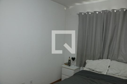 Quarto de apartamento para alugar com 2 quartos, 47m² em Vila Bandeirantes, Nova Iguaçu