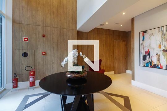 Condomínio - Hall  de apartamento à venda com 2 quartos, 66m² em Vila Azevedo, São Paulo