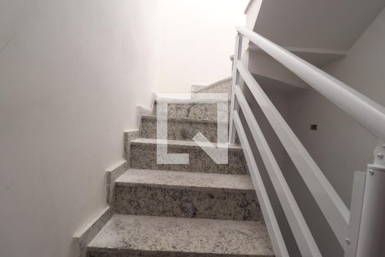 Escada de casa de condomínio à venda com 2 quartos, 117m² em Vila Metalúrgica, Santo André