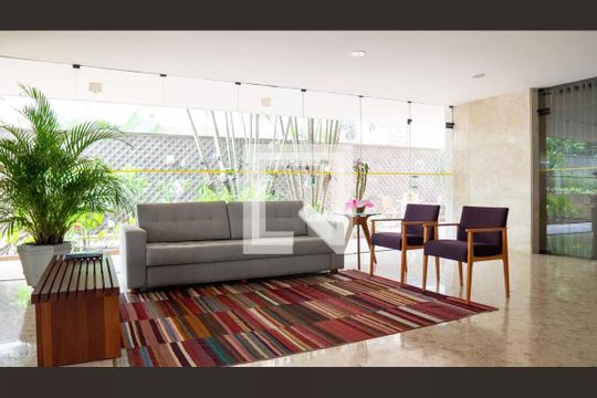 Hall de Entrada de apartamento à venda com 3 quartos, 158m² em Higienópolis, São Paulo