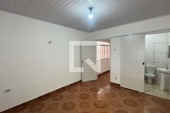 Suite de casa para alugar com 2 quartos, 150m² em Vila Camilópolis, Santo André