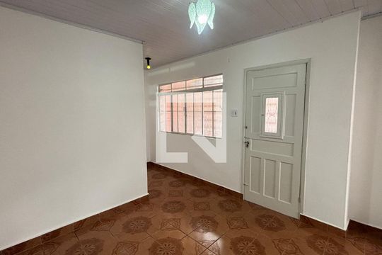 Sala de casa para alugar com 2 quartos, 150m² em Vila Camilópolis, Santo André