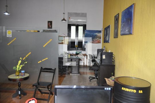Sala de casa à venda com 1 quarto, 115m² em Sampaio, Rio de Janeiro