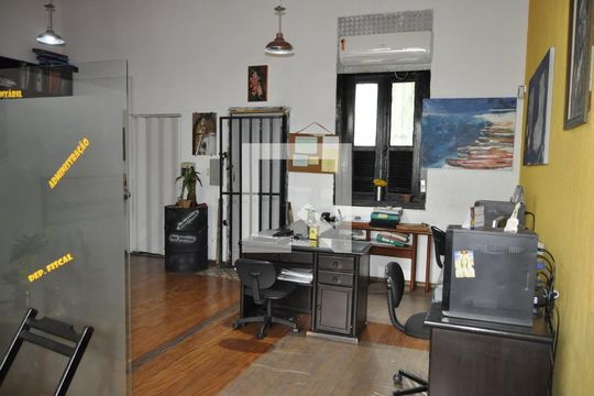 Sala de casa à venda com 1 quarto, 115m² em Sampaio, Rio de Janeiro