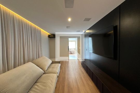 Sala de TV de apartamento à venda com 3 quartos, 287m² em Alphaville, Barueri
