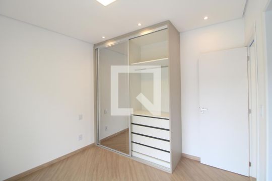 Suite 1 de casa de condomínio para alugar com 4 quartos, 460m² em Jardim Prudência, São Paulo