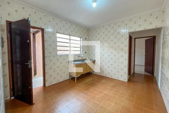Cozinha de casa para alugar com 2 quartos, 145m² em Jaraguá, São Paulo