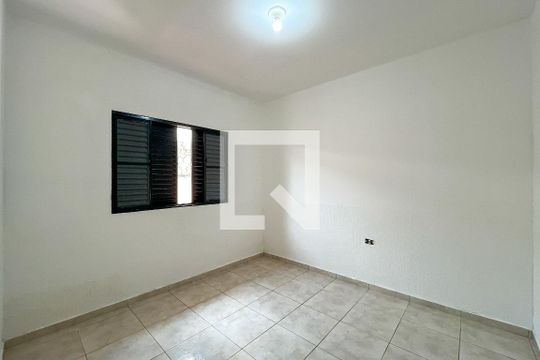 Quarto 2 de casa para alugar com 2 quartos, 145m² em Jaraguá, São Paulo