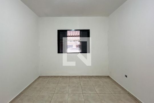 Quarto 1 de casa para alugar com 2 quartos, 145m² em Jaraguá, São Paulo