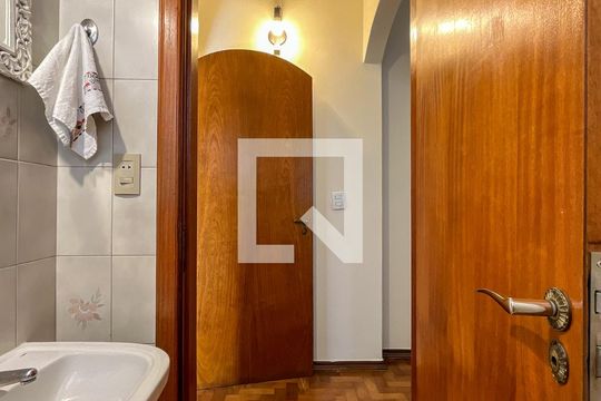 Lavabo de casa à venda com 4 quartos, 195m² em Jardim Santo Elias, São Paulo