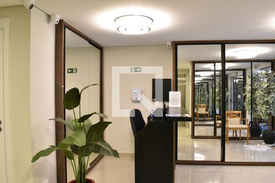 Portaria de kitnet/studio para alugar com 1 quarto, 24m² em Centro, Curitiba