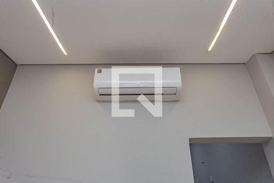 Ar condicionado de kitnet/studio para alugar com 1 quarto, 35m² em Aclimação, São Paulo
