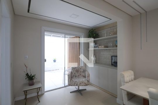 Sala de casa de condomínio à venda com 3 quartos, 120m² em Fátima, Canoas