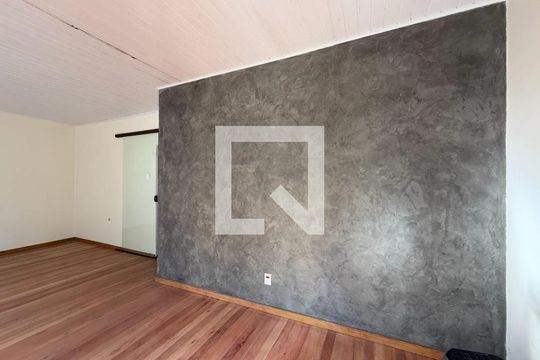 Sala de casa para alugar com 4 quartos, 300m² em Petrópolis, Porto Alegre