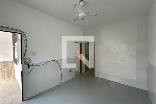 Sala casa 1 de casa à venda com 5 quartos, 180m² em Todos Os Santos, Rio de Janeiro