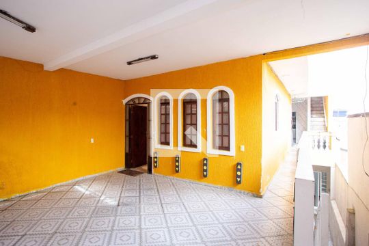 Garagem de casa para alugar com 5 quartos, 250m² em Jardim Clelia, Diadema