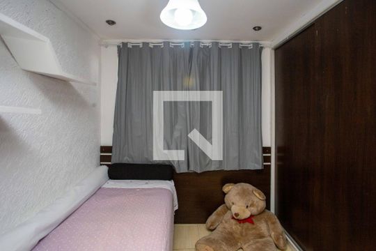 Quarto Suite 3 de casa para alugar com 5 quartos, 250m² em Jardim Clelia, Diadema