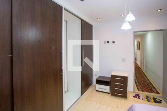 Quarto Suite 3 de casa à venda com 5 quartos, 250m² em Jardim Clelia, Diadema