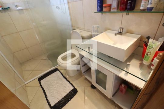 Banheiro da Suíte 1 de casa à venda com 3 quartos, 368m² em Bussocaba, Osasco