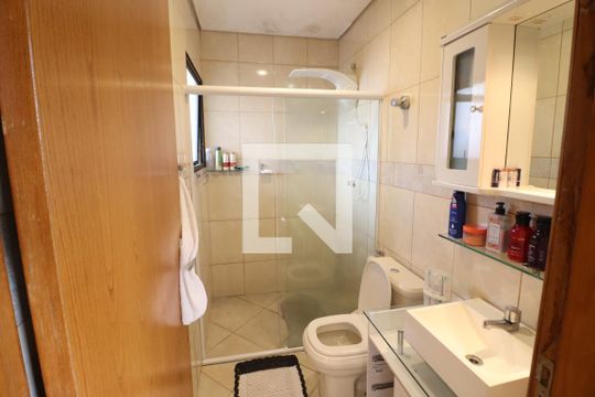 Banheiro da Suíte 1 de casa à venda com 3 quartos, 368m² em Bussocaba, Osasco