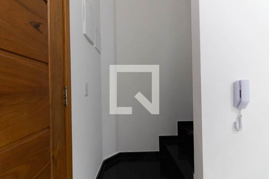 Escada de casa de condomínio à venda com 2 quartos, 55m² em Vila Moinho Velho, São Paulo