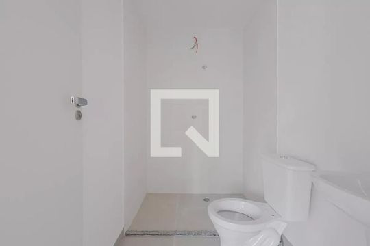 Banheiro de apartamento à venda com 1 quarto, 25m² em Pinheiros, São Paulo