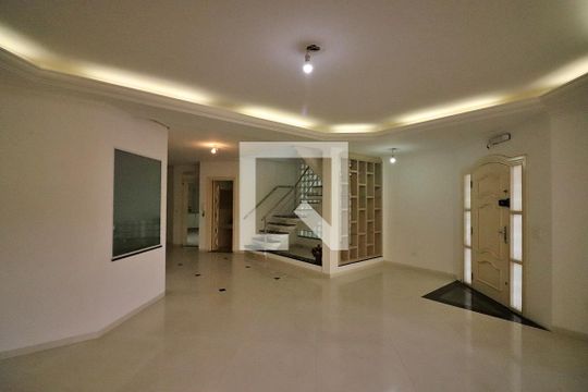 Sala  de casa de condomínio à venda com 4 quartos, 642m² em Bairro dos Casa, São Bernardo do Campo